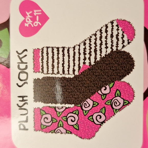 Betsy Johnson Plush socks - Picture 4 of 4